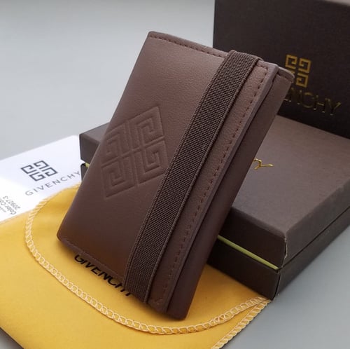 بوك جيفنشي"2022