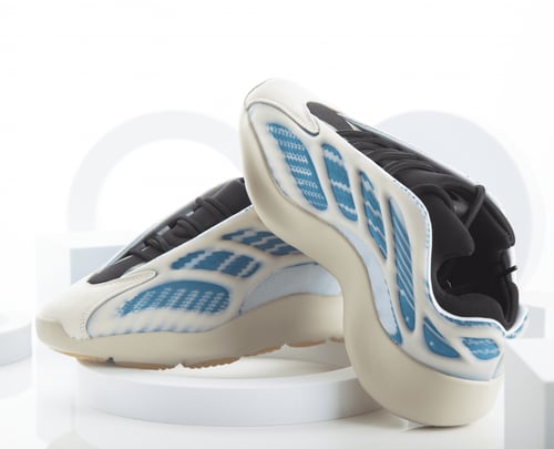 حذاء كاجوال 700