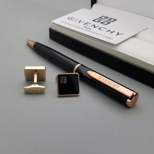 العرض البلاتيني من جيفنشي F32