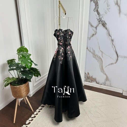 فستان شهد الشمري