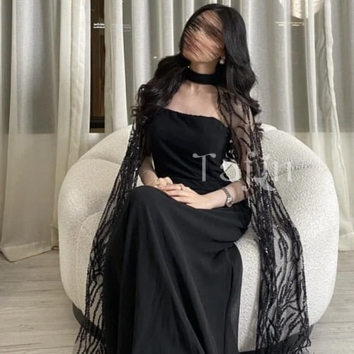 فستان ضيق طويل مفتوح الصدر مع شال شيفون