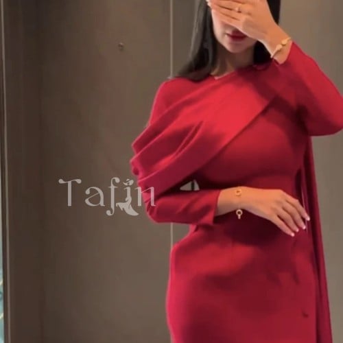 فستان احمر ناعم