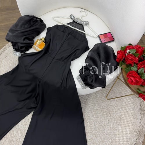 فستان طويل ضيق بأكمام ضيقة