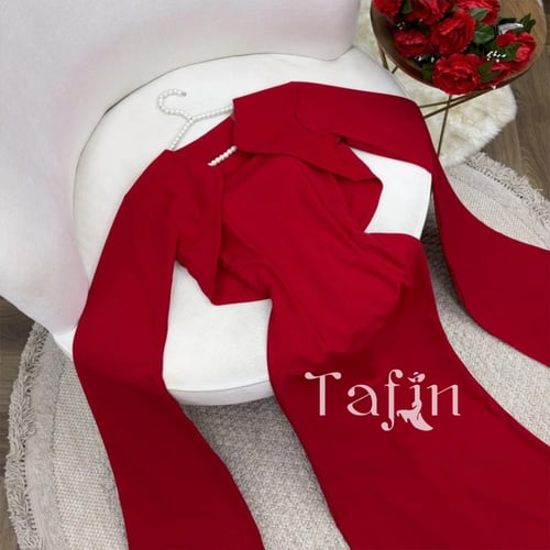 فستان سهرة طويل ضيق بأكمام طويلة