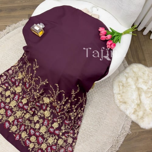 جلابيه مشجرة قطعتين بتطريز راقي