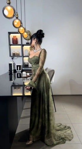 فستان سهرة زيتوني