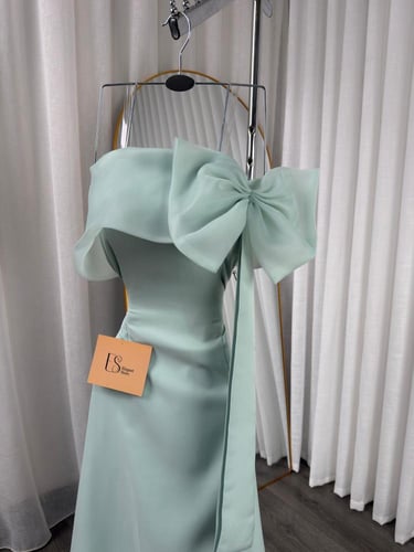 فستان التيفاني