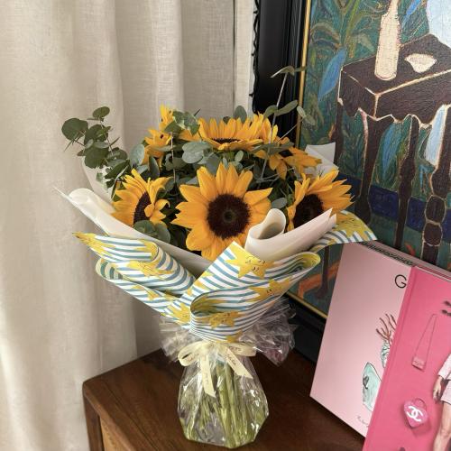 Sunflower bouquet