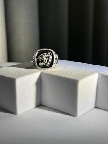 خاتم فضة فاخر بصياغة خاصة