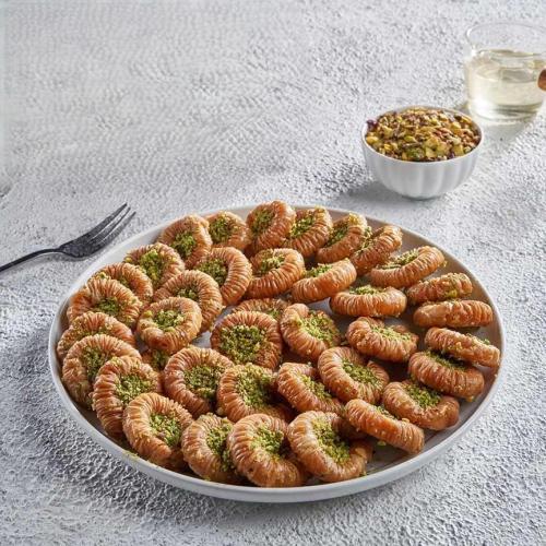 اسوارة الست بالسمن البلدي والفستق الحلبي