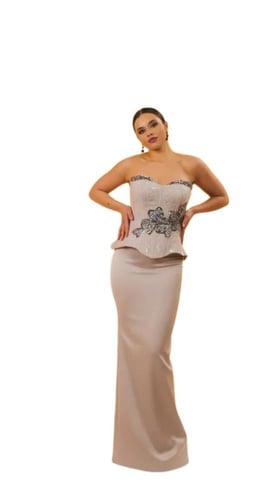 فستان سهرة اوف شولدر بتصميم كورسيه مزخرف