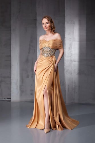 فستان سهرة راقٍ بتصميم كورسيه مطرّز