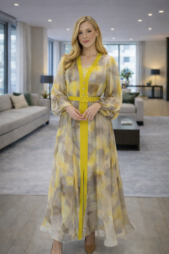 جلابية نسائي ملونة بتصميم فاخر يجمع بين اللون الأص...