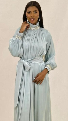 جلابية نسائي شيفون حرير مطعمة بالفصوص في الأكمام و...