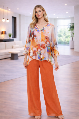 طقم نسائي ملون ذو تصميم عصري مع قميص واسع وسروال و...