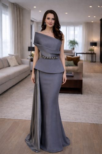 فستان سهرة رمادي أنيق بتصميم عصري وحزام مزخرف