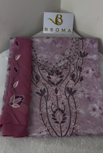 مخور حرير ديجتال بالطرحه تطريز وكريستال