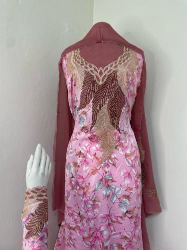 مخاوير اماراتيه حرير اندنوسي ناعم بطرحه تطريز وكري...