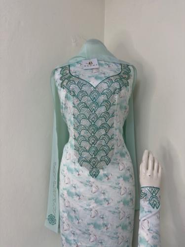 مخور اماراتي بالطرحه حرير ديجتال متروس كريستال