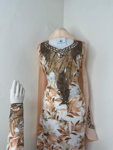 مخور اماراتي حرير اندنوسي بالطرح تطريز وكريستال