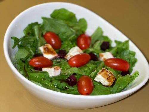 سلطة الجرجير