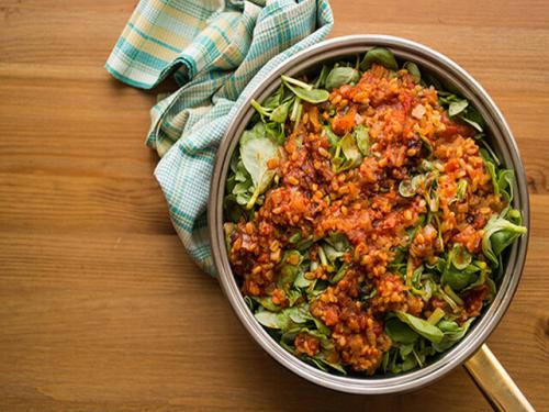 ايدام رجلة بالعدس