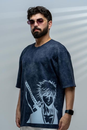 تيشرت كحلي بتصميم شخصية إيتشيغو كوروساكي