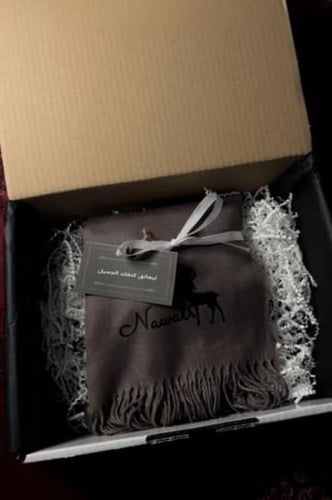 شال الكنود - بني غامق