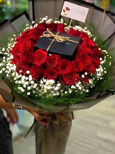 تغليف مع ورد جدا أنيق