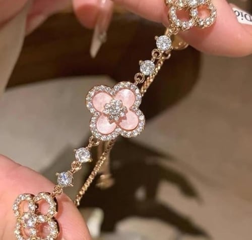 أسوارة بريق الاناقة لمعصمك