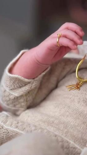 بروش اطفال مع الخاتم حسب الطلب