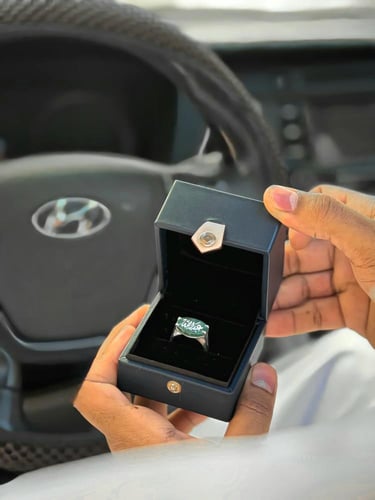 خاتم ملكي مقبض فضه عيار 925 - اخضر معرق