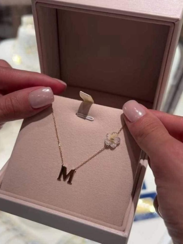 سلسال بحرفك او حرف من تحب