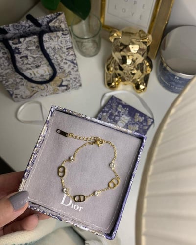 اسوارة ديور ذهبي