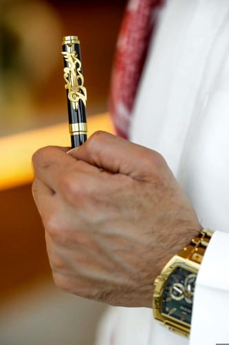 قلم بالاسم أنيق من - أليزا