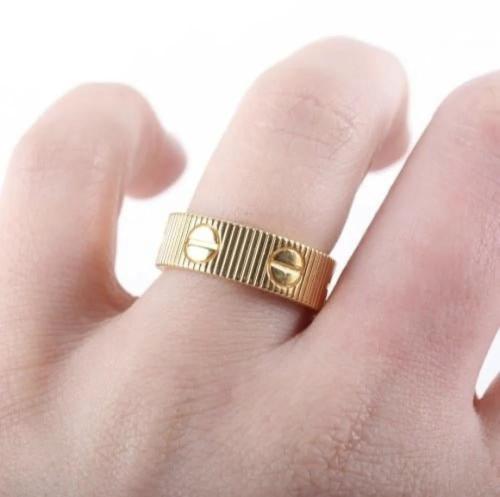 خاتم بتصميم عصري