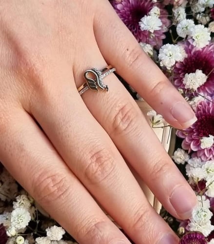 خاتم الاحرف المتشابكة