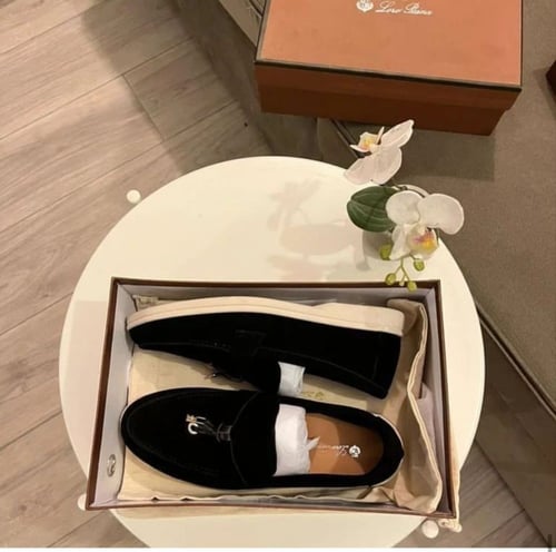 حذاء لوربينا