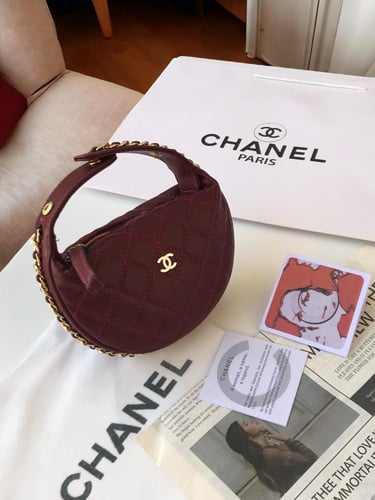 شنطة شانيل مني