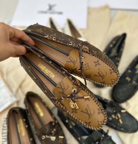 حذا ء لويس فيتون