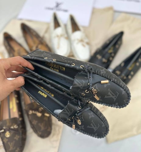 حذا ء لويس فيتون