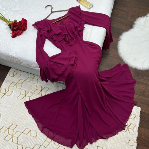 فستان ساتر للعيد