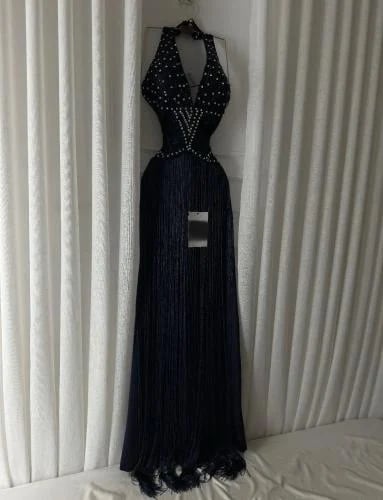 A dress, Fadwa