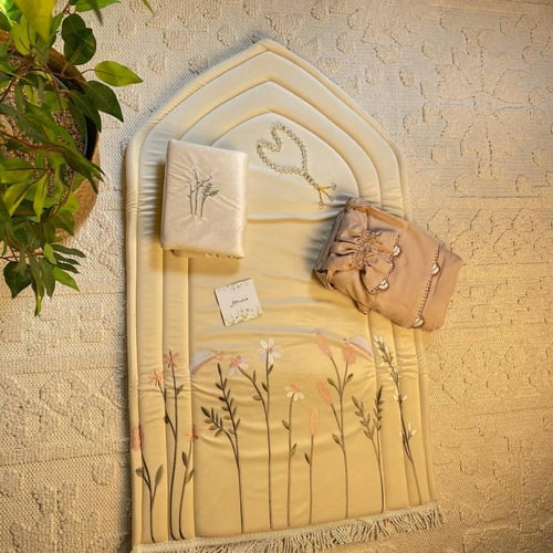 طقم الزهور المطرزة – اورنج ( 3 قطع )