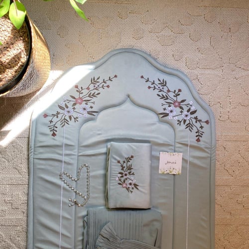 طقم الجوري المطرز– سماوي ( 3 قطع )