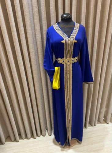 Kaftan with golden scissors