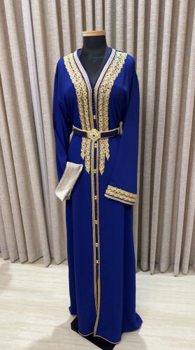 Kaftan with golden scissors