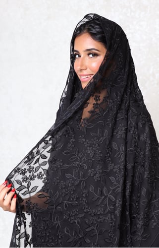 طرحة حرير طبيعي تطريز كامل وفصوص 2