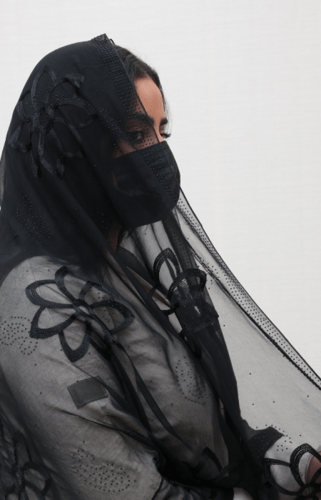 طرحة حرير طبيعي تطريز اسود 741
