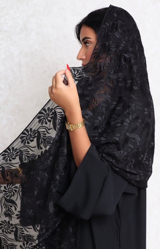 طرحة حرير طبيعي تطريز كامل وفصوص 3